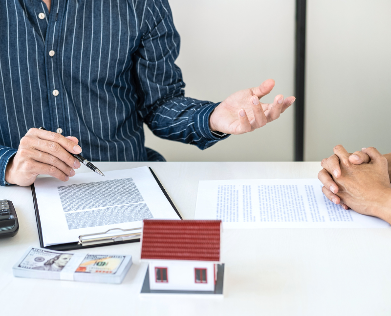 agent talking to his client