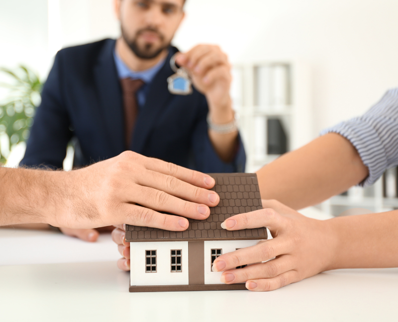 couple dividing their property
